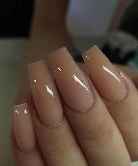 neutral nude beige tan nails, simple nail designs, classic nails #acrylicnails #nails #nailpolish #neutral Ongles Beiges, Beige Nails Design, Neutral Nails Acrylic, Tan Nails, Acrylic Nails Nude, Natural Acrylic Nails, Nude Nail Designs, Nails Nailpolish, Ombre Acrylic Nails