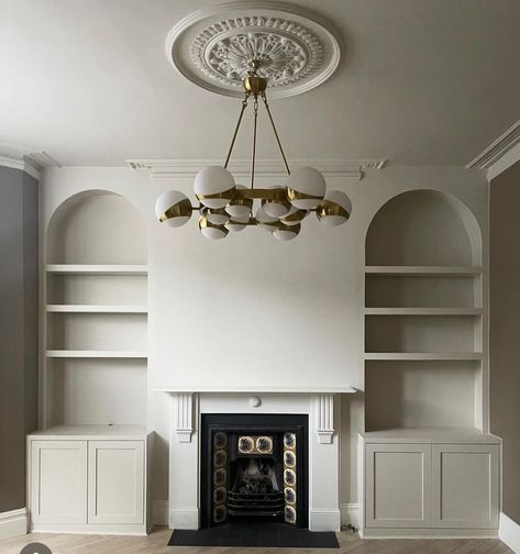 Arch Alcove Ideas Living Rooms, Curved Alcove Ideas Living Room, Arched Alcove Ideas Living Room, Alcove Arch, Victorian Terrace House Living Room, Arch Alcove, Contemporary Victorian Interiors, Terrace House Living Room, Lounge Shelving