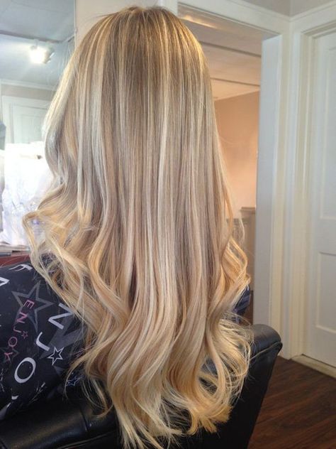 This light ash blonde look could be great for any formal event. Just create some outward curls on the tips while keeping your hair insanely straight at the top. Blond All Over Highlights, Things To Do To Blonde Hair, Honey Blonde W Highlights, All Blonde Balayage, Natural Bright Blonde Highlights, Blond On Blonde Highlights, High Up Blonde Balayage, Blonde Balayage Highlights On Blonde, Blonde Coloured Hair