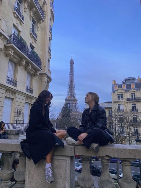 Paris Dream, Paris Vibes, Shotting Photo, 사진 촬영 포즈, Paris Pictures, Paris Aesthetic, Paris Photos, Dream Lifestyle, The Eiffel Tower