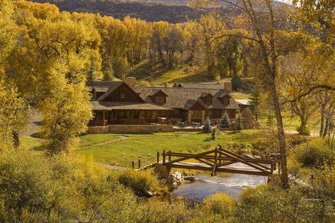 Modern Farmhouse Ranch, Colorado Ranch, Montana Ranch, Shingle Colors, Ranches For Sale, Cabin Exterior, Ranch Farm, Dude Ranch, Horse Ranch