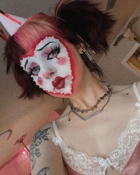 Vampire Clown Costume, Melanie Martinez Clown Makeup, Heart Shaped Clown Makeup, Heart Face Clown Makeup, Cute Clown Makeup Looks, White Face Clown Makeup, Love Clown Makeup, Clown Mask Makeup, Clown Heart Makeup