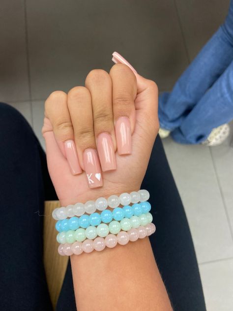 Cute Acrylic Nails With Boyfriend Initials, February Nails Ideas Valentines Day With Initial, Pink Nails With K Initial, K Letter On Nails, Valentines Inital Nails, Cute Nail Ideas With Boyfriend Initials, Cursive Initial Nails, Pink Nail With Initial, Valentines Nails With Bf Initials