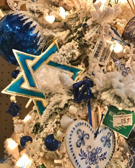 Jewish Christmas Tree, Hanukkah Christmas Tree, Hanukkah Aesthetic, Hanukkah Tree, Hanukkah Bush, Jewish Christmas, Hanukkah Decorations, Christmas Hanukkah, Happy Hanukkah