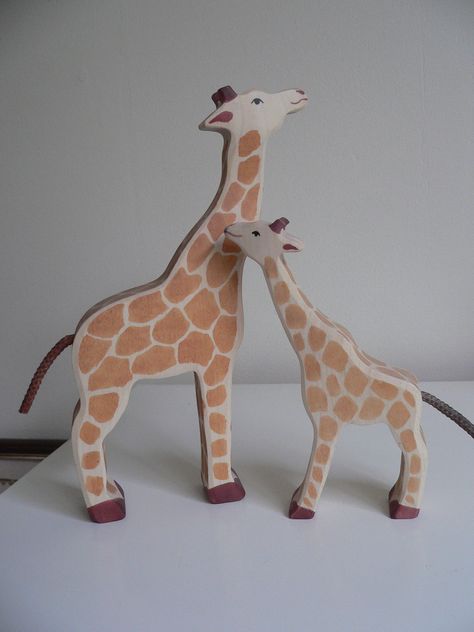 Wood Giraffe, Memory Illustration, Wooden Giraffe, Giraffe Toy, Animal Templates, Toy Animals, Wooden Toys Plans, Wood Slice Crafts, Woodworking Inspiration