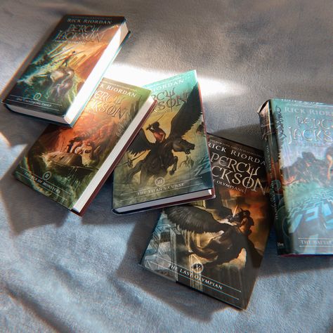 Reading Percy Jackson Aesthetic, Percy Jackson All Books, Percy Jackson Series Aesthetic, Percy Jackson And The Olympians Aesthetic, Percy Jackson And The Olympians Books, Percy Jackson Book Aesthetic, Pjo Books Aesthetic, Percy Jackson Widget, Percy Jackson Books Covers