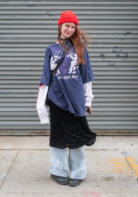 Layered T Shirt Outfit, Shirt Layering Outfit, Nyc Looks, Hel Looks, Layers Outfit, Thrifted Clothes, Layer Clothes, Normcore Fashion, Different Personalities