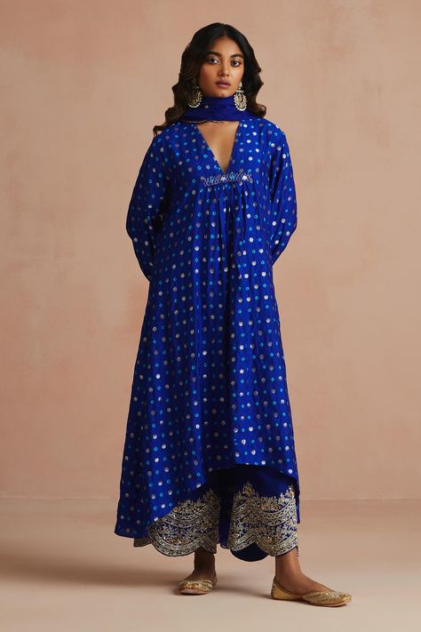 Sureena Chowdhri, Bandhani Dress, Blue Kurta, Latest Dress Design, Casual Indian Fashion, Indian Dresses Traditional, Palazzo Set, Kurti Designs Party Wear, Kurta Designs Women