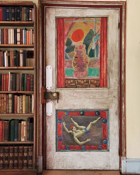 Trippy Decor, Peeling Wall, Bloomsbury Group, Charleston Homes, Easter Weekend, Bedroom Green, Disney Movie, English Cottage, Holy Grail