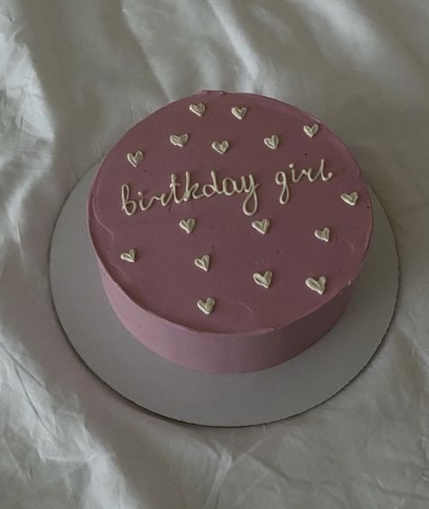 Pastel Cakes, Simple Cake Designs, Funny Birthday Cakes, Mini Cakes Birthday, Pretty Dessert, Cute Baking, Creative Birthday Cakes, Simple Birthday Cake, Pretty Birthday Cakes