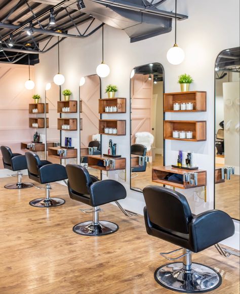 Men Salon, Barbershop Design Interior, Salon Suite Decor, Parlour Design, Barber Shop Interior, Salon Design Ideas, Beauty Room Salon, Hair Salon Design, Beauty Salon Furniture