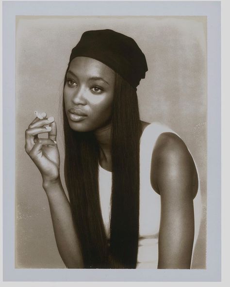 Naomi Campbell 90s, Albert Watson, Girls Yoga, Nadja Auermann, 90s Supermodels, Girls Travel, 90s Models, Linda Evangelista, Model Aesthetic