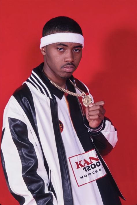 Nas photographed by Ernie Paniccioli, 1996. #nas #nasirjones #1996 #erniepaniccioli #karlkani Nas The Rapper, Nas In The 90s, Nasir Jones 90s, Nas 2000s, Nas Rapper 90s, Nas Outfit, Nas 90s Fashion, Nas Aesthetic, Nas Wallpaper