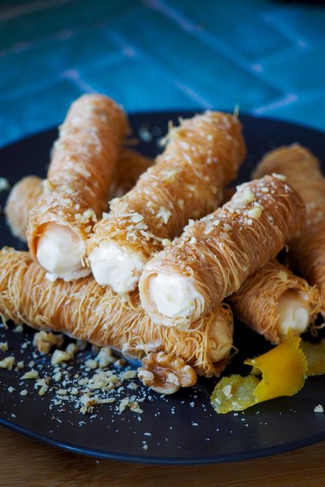 Kataifi Pastry, Filo Pastry Recipes, Phyllo Dough Recipes, Finger Food Desserts, Pasta Fillo, Baklava Recipe, Greek Desserts, Ice Cream Desserts, Food Videos Desserts