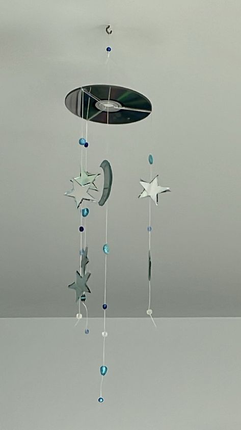 cds, beads, stars and moon room decor Star Room Ideas, Star Girl Aesthetic Room, Cd Room Decor Wall Art, Star Bedroom Aesthetic, Moon Themed Room, Moon Room Aesthetic, Space Room Ideas, Stars Room Decor, Star Room Decor