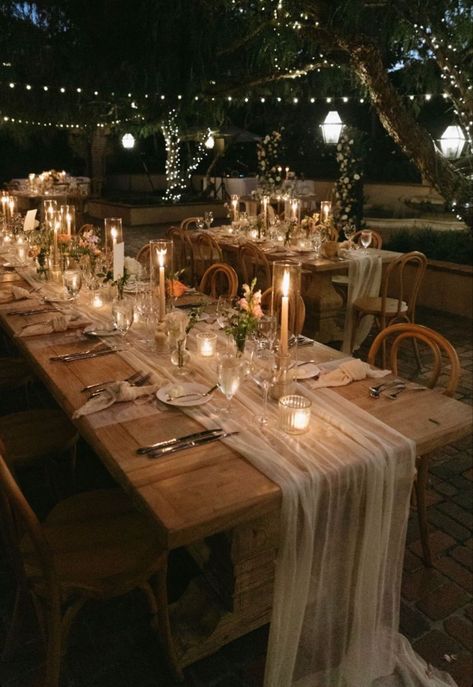 No Tablecloth Wedding Tables, Simple Wedding Aesthetic Decor, Backyard Dinner Wedding, Intimate Wedding Dinner Table, Romantic Old World Charm Wedding, Romantic Vintage Wedding Aesthetic, Intimate Dinner Wedding, Dinner Party Wedding Intimate, One Table Wedding Reception