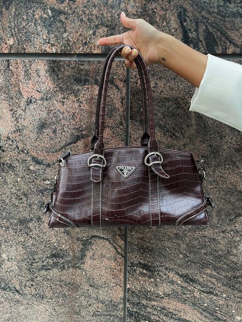 Vintage Bag Outfit, Prada Vintage Bag, Vintage Prada Bag, Y2k Bags, Vintage Designer Handbags, Prada Purses, Vintage Designer Bags, Dream Bags, Brown Handbag