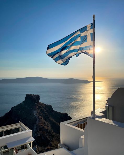 Greece (@greece) • Instagram photos and videos Aesthetic Greece Pictures, Greece Vacation Aesthetic, Vision Board Pictures Travel Greece, Aesthetic Pictures Of Greece, Greece Coast Aesthetic, Greek Wallpaper, Greek Lifestyle, Santorini Aesthetic, Greece Aesthetics