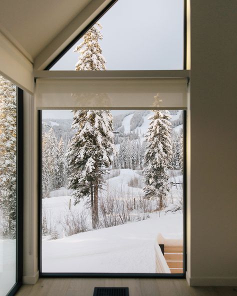 Whitefish Montana, Ski House, Design Salon, Window Types, Ski Chalet, Modern Windows, Indoor Fireplace, Picture Windows, Vacation Home Rentals