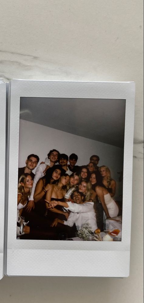 Polaroid Photobooth Ideas, Birthday Polaroid Pictures Party Ideas, Birthday Polaroid Pictures Aesthetic, Party Polaroids Aesthetic, Polaroid Pictures Party, Birthday Party Aesthetic Friends, Polaroid Pictures Ideas With Friends, Small Party Aesthetic, 18th Birthday Party Aesthetic