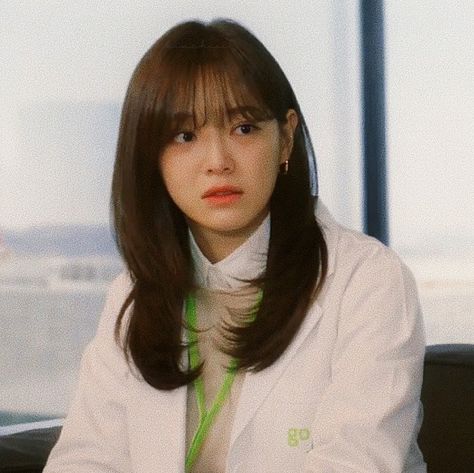 a business proposal kdrama Shin Ha Ri Hairstyle, Shin Hari Kdrama Hair, Kim Sejeong Haircut, Shin Hari Business Proposal, Kim Sejeong Business Proposal, Shin Hari Outfit, Long Hairstyles With Layers, Kpop Short Hair, Shin Hari