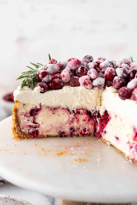 Cranberry White Chocolate Cheesecake, Cheesecake With White Chocolate, Cranberry Cheesecake Recipes, Desserts Fancy, Christmas Cheesecake Recipes, Lush Desserts, Holiday Cheesecake, Cranberry Christmas, Cranberry Dessert