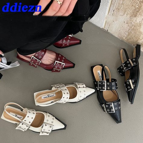 Heels Patterns, Modern Sandals, Buckles Fashion, Flats Sandals, Point Shoes, Buckle Shoes, Slingbacks, Pointed Toe Shoes, Fashion Heels