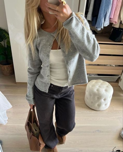 scandi style, autumn outfit Uk Outfits, Scandinavian Outfit, 00s Mode, Skandinavian Fashion, Outfits 2014, Alledaagse Outfits, Mode Hipster, Populaire Outfits, 2024 Outfits