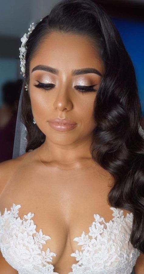 Brown Eyes And Brown Hair, Bride Makeup Brown Eyes, Bridal Makeup For Brown Eyes, Bride Makeup Natural, Glam Bride Makeup, Beach Wedding Makeup, Wedding Makeup Bride, Wedding Eye Makeup, Glam Wedding Makeup