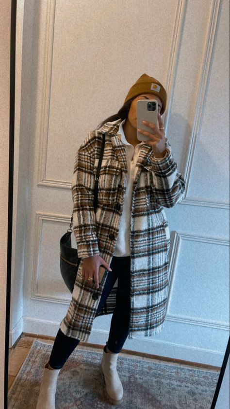 Heavy Flannel Jacket Outfit, Long Shacket Jacket Outfit, How To Style Long Shacket, Shaket Outfits For Women Plus Size, How To Style A Long Plaid Shacket, Long Shaket Outfits For Women, Long Flannel Shacket Outfit, Long Shacket Outfit Women Winter, Flannel Outfit Plus Size