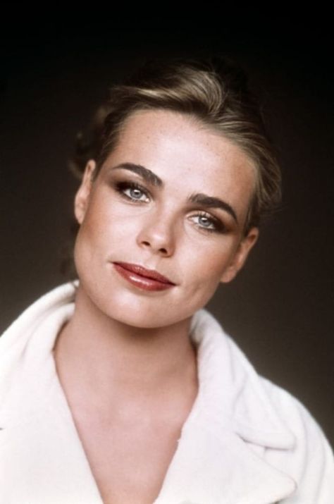 Margaux Hemingway, Mariel Hemingway, Dree Hemingway, Bernadette Peters, Beauty Natural Products, How To Look Handsome, Feminine Beauty, Cute Woman, Beautiful Photo