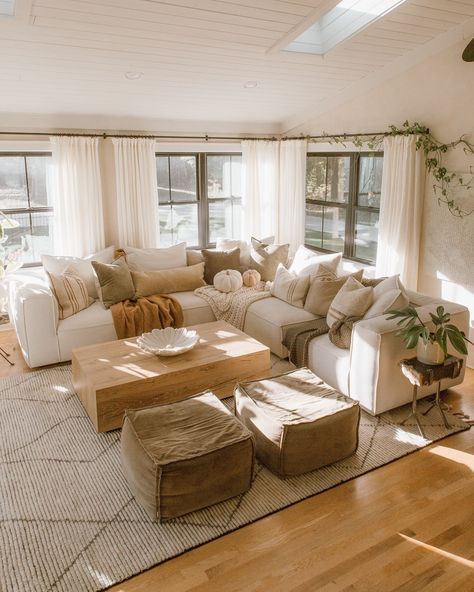 Beige Sectional Living Room, Cream Couch Living Room, Brown And Green Living Room, Beige Couch Living Room, White Couch Living Room, Couches Living, Beige Living Rooms, Neutral Living Room, Brown Living Room