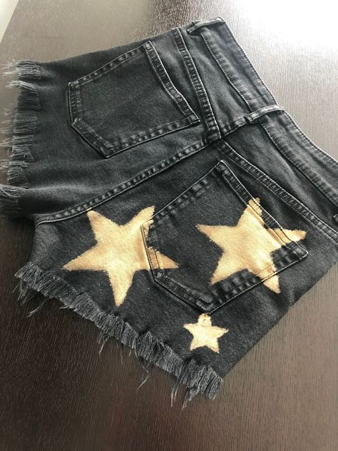 d9731321ef4e063ebbee79298fa36f56desc53191220ri Glizzy Gobbler, Bleach Jeans Diy, Pocket Painting, Diy Denim Shorts, Diy Jean Shorts, Bleach Jeans, Paint Jeans, Bleach Shirt Diy, Bleaching Clothes