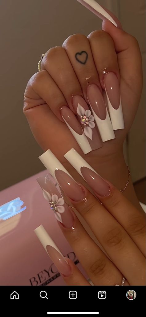 Nails Latina, Girly Acrylic, Beige Nails, White Acrylic Nails, Girly Acrylic Nails, Glow Nails, French Acrylic Nails, Dope Nail Designs, Long Acrylic Nails Coffin