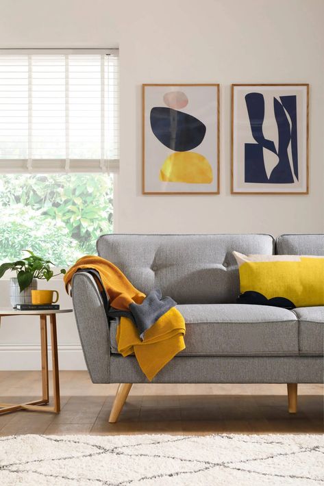 Pantone Illuminating, Dark Green Living Room, Pantone Colours, Trendy Sofas, 포트폴리오 레이아웃, Yellow Interior, Living Room Green, Lounge Decor, Blue Living Room