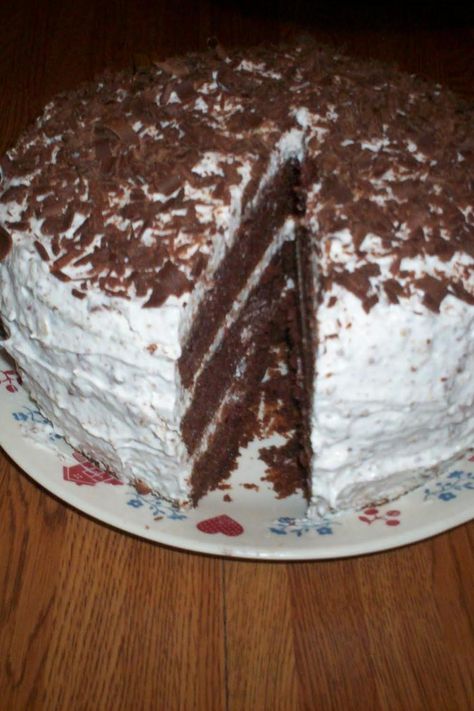 Hershey Bar Cake, Candy Bar Cake Recipes, Hershey Bar Cakes, Hershey Cake, Hershey Chocolate Cakes, Candy Bar Cake, Bar Cake, Hershey Candy Bars, Hershey Candy