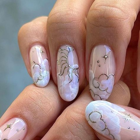 Winter Nails Pastel, Cottage Core Nail Designs, Aesthetic Short Nails Designs, Enchanted Nails Design, China Pattern Nails, Spring Design Nails, Travel Nails Designs, Elegant Gel Nails, Tangled Nails