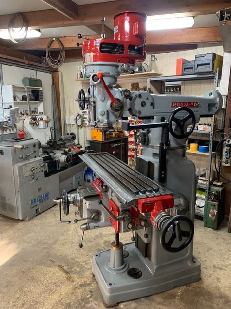 Machinist Aesthetic, Mechanics Workshop, Lathe Machine Parts, Engineering Workshop, Bridgeport Mill, Loft Garage, Diy Tools Homemade, Work Shops, Mechanical Workshop