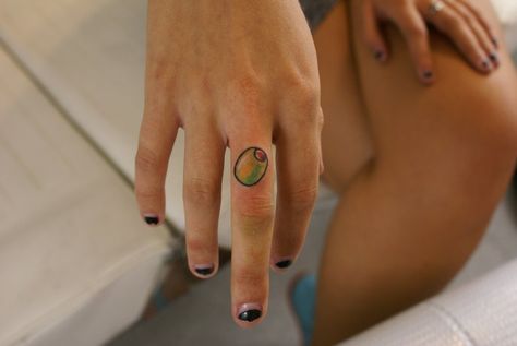 olive tattoo by https://www.deviantart.com/cxsr9 on @DeviantArt Starry Night Tattoo, Olive Tattoo, Sound Waves Design, Sister Tat, Night Tattoo, Unique Wrist Tattoos, Wedding Shoes Sandals, Wedding Ring Tattoo, Tattoo Wedding Rings