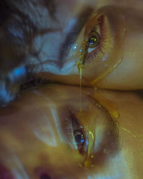 Federica Piccardo on Instagram: “honey tears” #honey #tears #instagram #aesthetic #golden #eyes #greeneyes #green #goldenlight #honeyeyes #honeyphotoshoot Golden Tears Aesthetic, Golden Eyes Aesthetic, Tear Photoshoot, Tears Photography, Gold Tears, Honey Wand, Poem Ideas, Trojan Women, Golden Tears