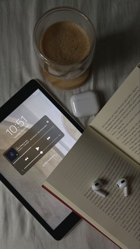 Ipad And Coffee Aesthetic, Ipad Photo Aesthetic, Ipad Aesthetic Instagram Story, Airpods Story Instagram, Ipad And Airpods Aesthetic, Coffee Ipad Aesthetic, Book With Coffee Aesthetic, E Books Aesthetic, Coffee With Book Aesthetic