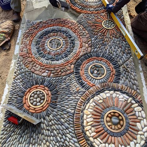 Mosaic Rock Art, Mosaic Porch, River Rock Tile, Mosaic Walkway, Garden Pebbles, Amazing Landscaping Ideas, Pebble Garden, Australian Native Garden, Mosaic Rocks