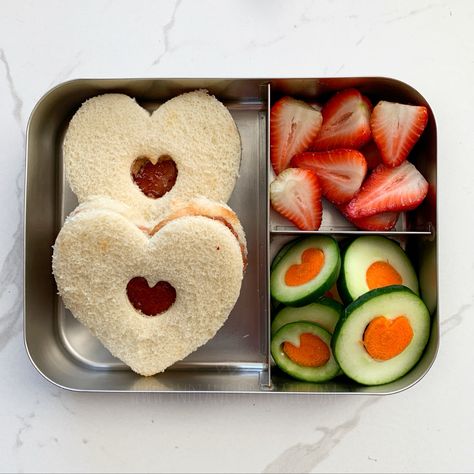 Lunches For School Kids, School Lunch Ideas Sandwiches, Aesthetic Tiffin Box For School, School Lunchbox Aesthetic, Cute School Lunches, Cute School Lunch Ideas, Cute Lunch Box Ideas, Lunch For School Ideas, School Lunch Box Aesthetic