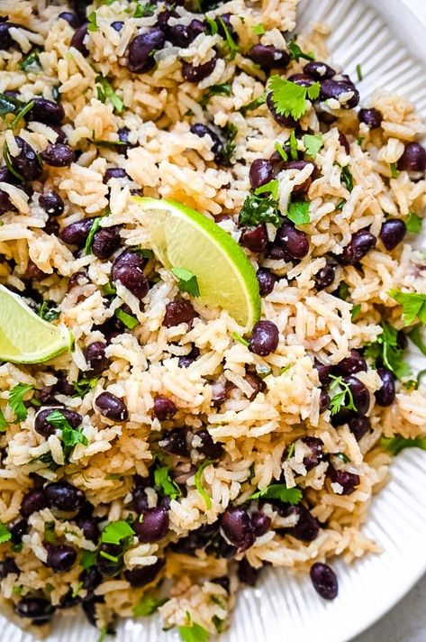 Black Bean Corn Rice Recipe, Rice For Mexican Dishes, Flavorful Black Beans, Rice And Beans Side Dish, Ways To Cook Rice Recipes, Latin Rice Recipes, Bulgar Rice Recipes, Black Bean And Brown Rice Recipes, Dinner Ideas With Black Beans