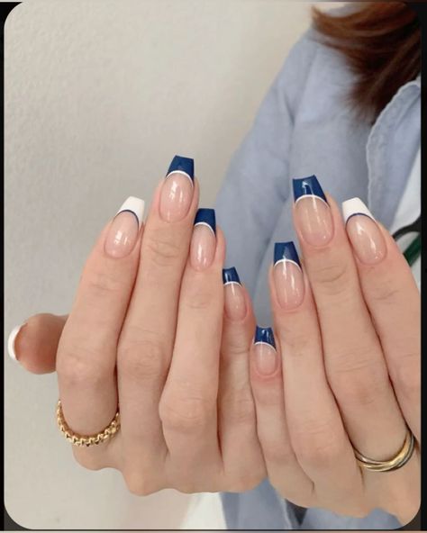 There's a new beauty trend taking over Instagram and it's absolutely stunning. Say hello to "quartz nails". Blue Shellac, Smink Inspiration, Casual Nails, Classy Acrylic Nails, Makijaż Smokey Eye, Soft Nails, Shellac Nails, Minimalist Nails, Fire Nails