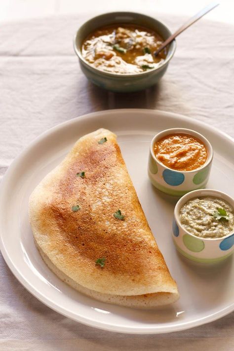 mysore masala dosa (with red chutney) Mysore Masala Dosa, Cooking Broccoli, Masala Dosa Recipe, South Indian Breakfast Recipes, Veg Recipes Of India, Masala Dosa, Dosa Recipe, Famous Recipe, Indian Breakfast