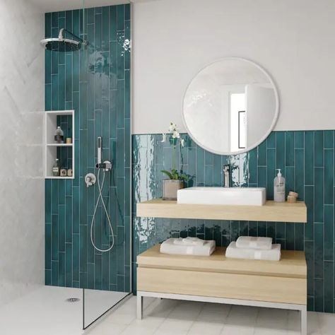 Small Bathroom Tile Ideas, Small Bathroom Tiles, Small Bathroom With Shower, Elegant Tiles, Bad Inspiration, Bathroom Inspiration Decor, Bathroom Trends, Bad Design, Blue Bathroom