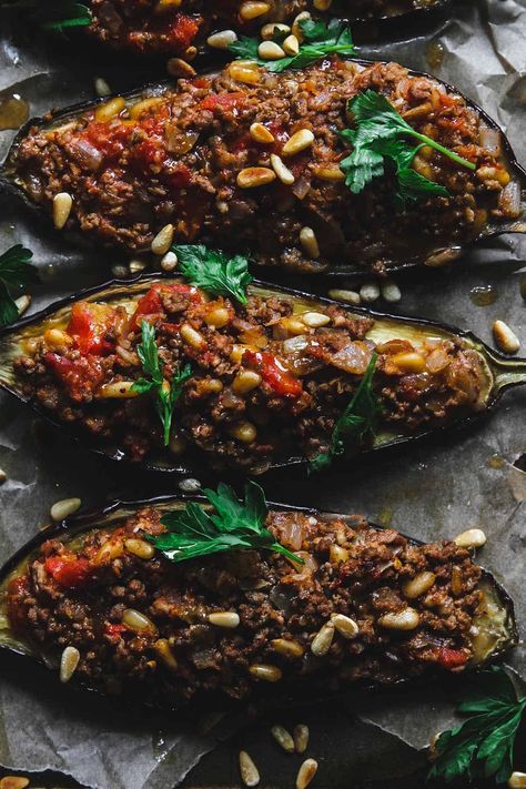 Jordanian Lamb-Stuffed Roasted Eggplant • All that's Jas Eggplant Boats, Jordanian Food, Spiced Lamb, Stuffed Eggplant, Eggplant Recipe, Eggplant Dishes, Lamb Dishes, Roasted Eggplant, Baked Eggplant