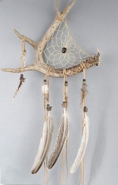 Deer Antler Dream Catcher, Antler Dream Catcher, Deer Antler Crafts, Antler Crafts, Dream Catcher Decor, Dream Catcher Craft, Antler Art, Witchy Crafts, Dream Catcher Diy