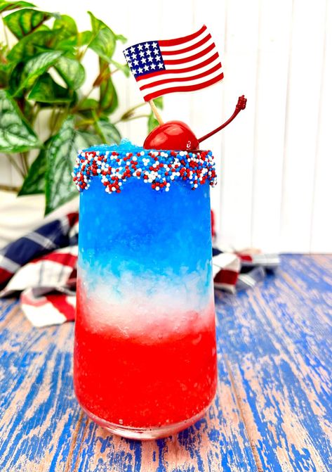 Red White And Blue Cocktails Alcohol, Red White Blue Margarita, Red White And Blue Margaritas, Fourth Of July Margaritas, 4th Of July Margarita, Red White And Blue Drinks Nonalcoholic, Red White Blue Cocktails, 4th Of July Mixed Drinks, Red White And Blue Drinks Alcohol